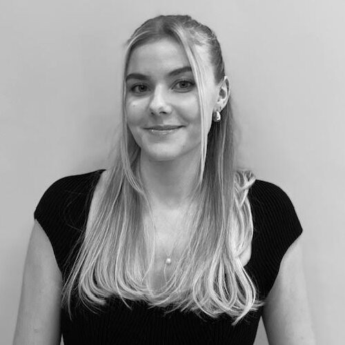 SENIOR COLOUR TECHNICIAN